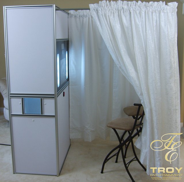 Fun & Exciting Classic Photo Booths